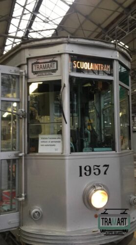 la scuola in tram 1 b3f93567 c087 46ca 9423 b49d1e21dc96 1