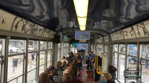 la scuola in tram 2 c992f4d4 816f 47c6 ba81 8b512093514b